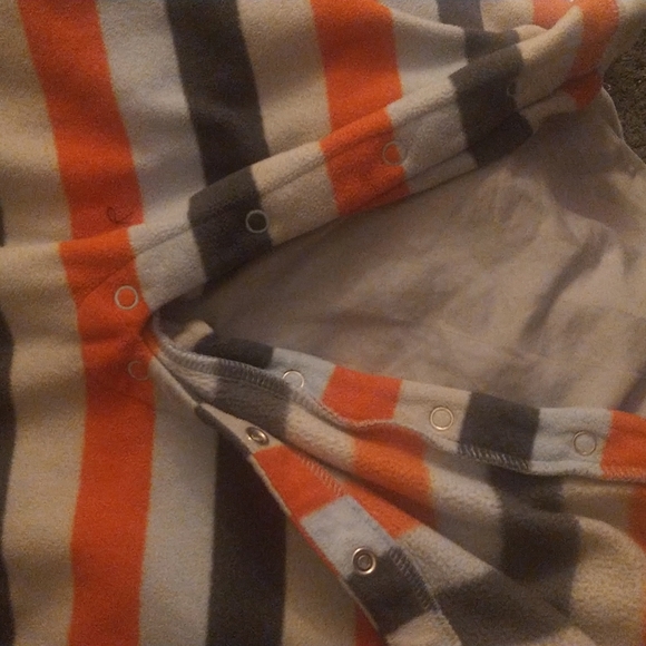 Carter's 24 Month one piece pajamas - Picture 4 of 11